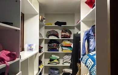 Imagem 5: VENDO CASA EM SANTA CRUZ. Churrasqueira, Varanda, Guarda roupae110m²...