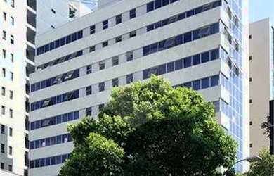 Imagem: O depósito possui 4 Vagas na garagem e 212m² de Área e está