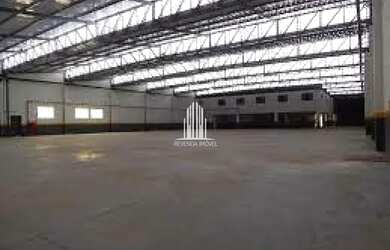 Imagem: O depósito possui 1.200m² de Área e está localizado em