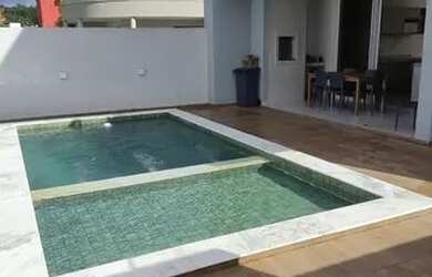 Imagem: A casa em condomínio possui 3 Dormitórios, 4 Banheiros, 2