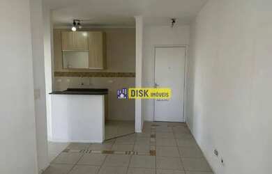 Imagem: O apartamento possui 1 Dormitório, 1 Banheiro, 1 Vaga na garagem