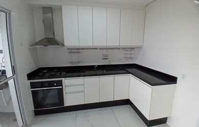 Imagem: O apartamento possui 1 Dormitório, 1 Banheiro, 1 Vaga na garagem