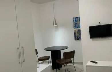 Imagem: O studio possui 1 Dormitório, 1 Banheiro, 20m² de Área e