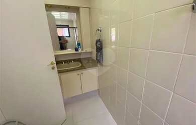 Imagem 9: Maravilhoso apartamento, 3 suítes, 2 vagas, perto da Praia no Guarujá