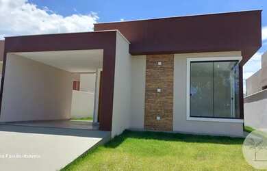 Imagem: A casa possui 2 Dormitórios, 2 Banheiros, 2 Vagas na garagem