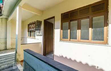 Imagem: A casa possui 1 Dormitório, 1 Banheiro e 45m² de Área e está