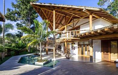 Imagem: A casa em condomínio possui 5 Dormitórios, 5 Banheiros, 2