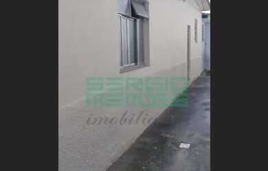 Imagem: A casa possui 2 Dormitórios, 1 Banheiro, 85m² de Área, Varanda