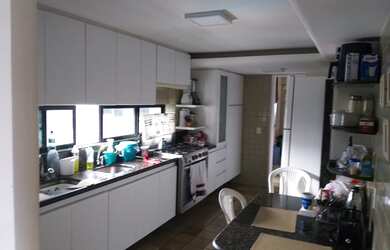 Imagem: O apartamento possui 4 Dormitórios, 3 Banheiros, 2 Vagas na