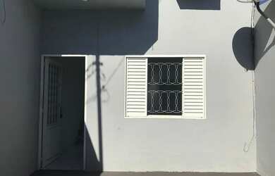 Imagem 2: ALUGA-SE SOBRADOS. 80m² de Área, 1 Vaga na garageme2 Dormitórios