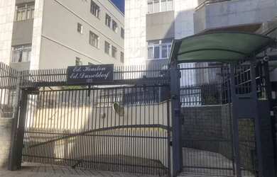 Imagem: O apartamento possui 1 Dormitório, 1 Banheiro, 1 Vaga na garagem