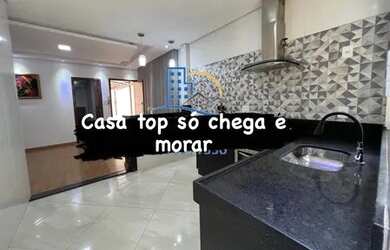 Imagem: A casa possui 2 Dormitórios, 2 Banheiros, 2 Vagas na garagem