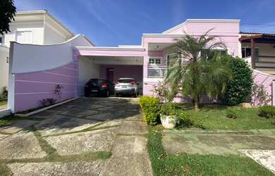 Imagem: A casa em condomínio possui 2 Dormitórios, 2 Banheiros, 4