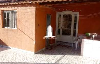 Imagem: A casa possui 4 Dormitórios, 4 Banheiros, 2 Vagas na garagem