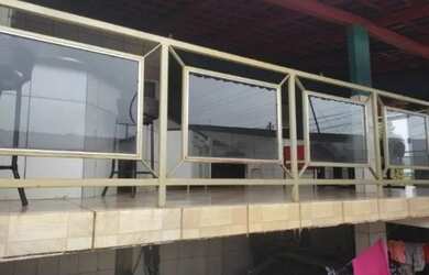 Imagem: A casa possui 3 Dormitórios, 2 Banheiros, 2 Vagas na garagem