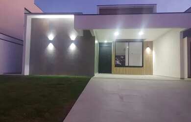 Imagem: A casa em condomínio possui 3 Dormitórios, 3 Banheiros, 4