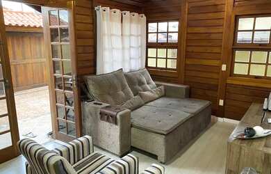 Imagem 3: VENDO CASA EM SANTA CRUZ. Churrasqueira, Varanda, Guarda roupae110m²...