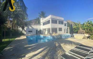 Imagem: A casa em condomínio possui 5 Dormitórios, 5 Banheiros, 5