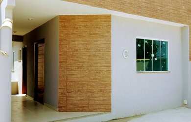 Imagem: A casa possui 2 Dormitórios, 1 Banheiro, 1 Vaga na garagem