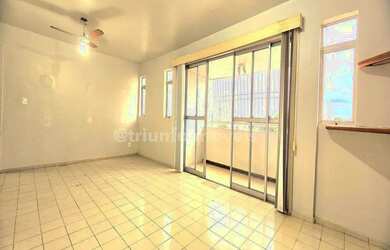 Imagem: O apartamento possui 3 Dormitórios, 1 Banheiro, 1 Vaga na garagem