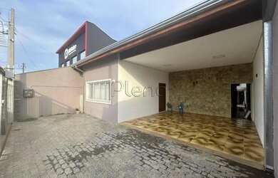 Imagem: A casa possui 3 Dormitórios, 3 Banheiros, 5 Vagas na garagem