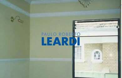 Imagem: O depósito possui 5 Vagas na garagem e 325m² de Área e está