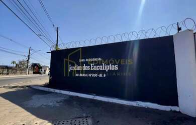 Imagem: O apartamento possui 3 Dormitórios, 1 Banheiro, 1 Vaga na garagem