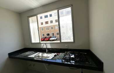 Imagem: O apartamento possui 2 Dormitórios, 1 Banheiro, 1 Vaga na garagem