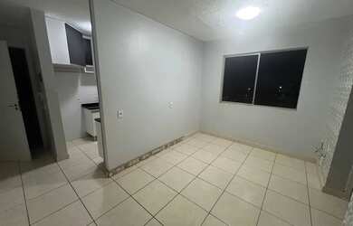 Imagem: O apartamento possui 2 Dormitórios, 1 Banheiro, 2 Vagas na