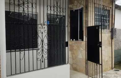 Imagem: A casa possui 1 Dormitório, 1 Banheiro, 30m² de Área, Imóvel