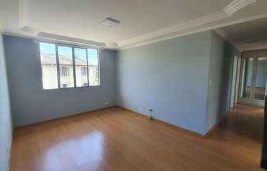 Imagem: O apartamento possui 3 Dormitórios, 1 Banheiro, 1 Vaga na garagem