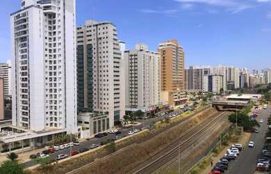 Imagem: O apartamento possui 4 Dormitórios, 3 Banheiros, 2 Vagas na