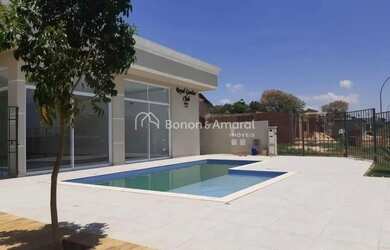 Imagem: O terreno possui 300m² de Área, Imóvel novo e está localizado