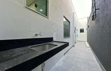 Imagem 6: Casa baixa com piscina a venda no bairro de Lourdes - Governador Valadares - MG