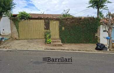 Imagem: A casa possui 3 Dormitórios, 2 Banheiros, 85m² de Área e