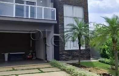 Imagem: A casa em condomínio possui 3 Dormitórios, 4 Banheiros, 4