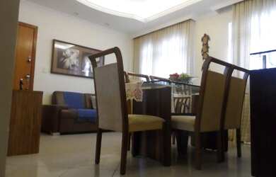 Imagem: O apartamento possui 2 Dormitórios, 2 Banheiros, 1 Vaga na