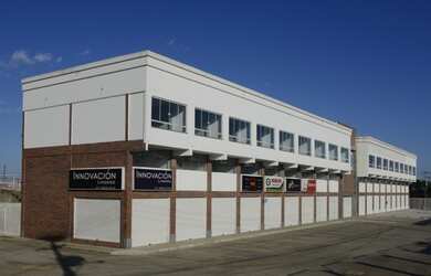 Imagem: O depósito possui 5 Vagas na garagem e 34m² de Área e está