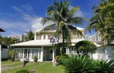 Imagem: A casa em condomínio possui 5 Dormitórios, 5 Banheiros e 2