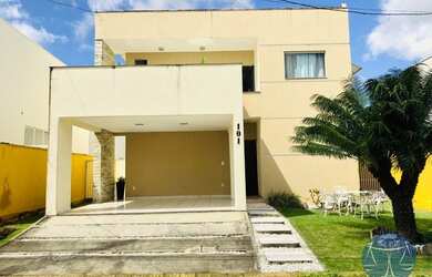 Imagem: A casa em condomínio possui 4 Dormitórios, 3 Banheiros, 4