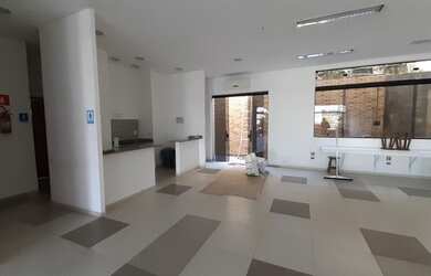 Imagem: O depósito possui 5 Vagas na garagem, 1.000m² de Área e