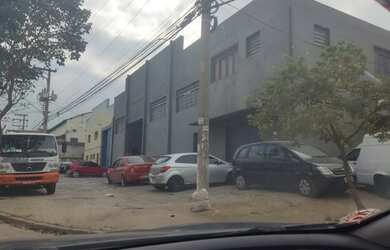 Imagem: O depósito possui 5 Vagas na garagem, 800m² de Área e está