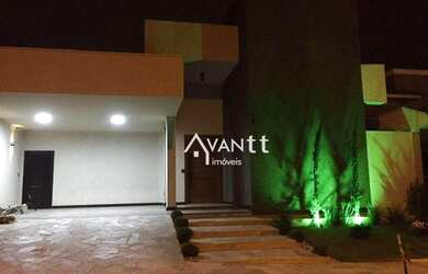 Imagem: A casa em condomínio possui 3 Dormitórios, 5 Banheiros, 4