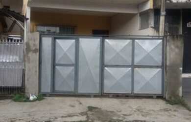 Imagem: A casa possui 2 Dormitórios, 2 Banheiros, 2 Vagas na garagem