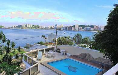 Imagem 1: Casa com 4 quartos na Estrada Fróes, vista CINEMATOGRÁFICA