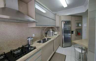 Imagem: O apartamento possui 3 Dormitórios, 1 Banheiro, 1 Vaga na garagem