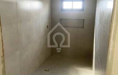 Imagem: A casa possui 4 Dormitórios, 3 Banheiros, 2 Vagas na garagem