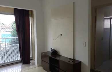 Imagem: O apartamento possui 2 Dormitórios, 1 Banheiro, 1 Vaga na garagem