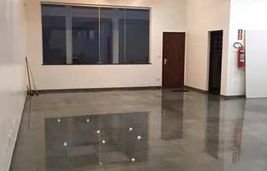 Imagem: O depósito possui 3 Vagas na garagem, 480m² de Área e está