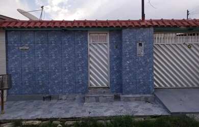 Imagem: A casa possui 3 Dormitórios, 3 Banheiros, 1 Vaga na garagem